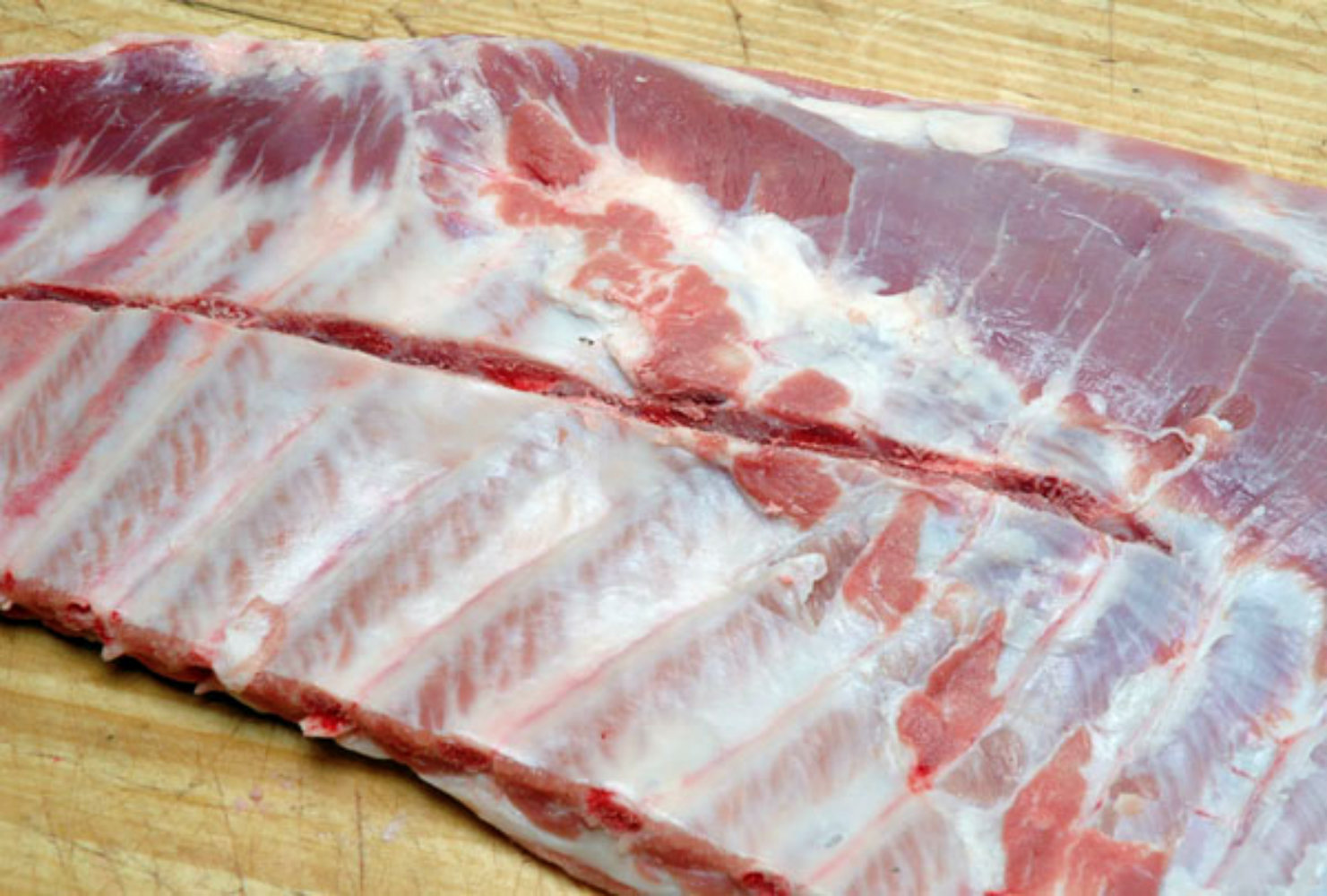 Pechito de cerdo laqueado con puré ahumado